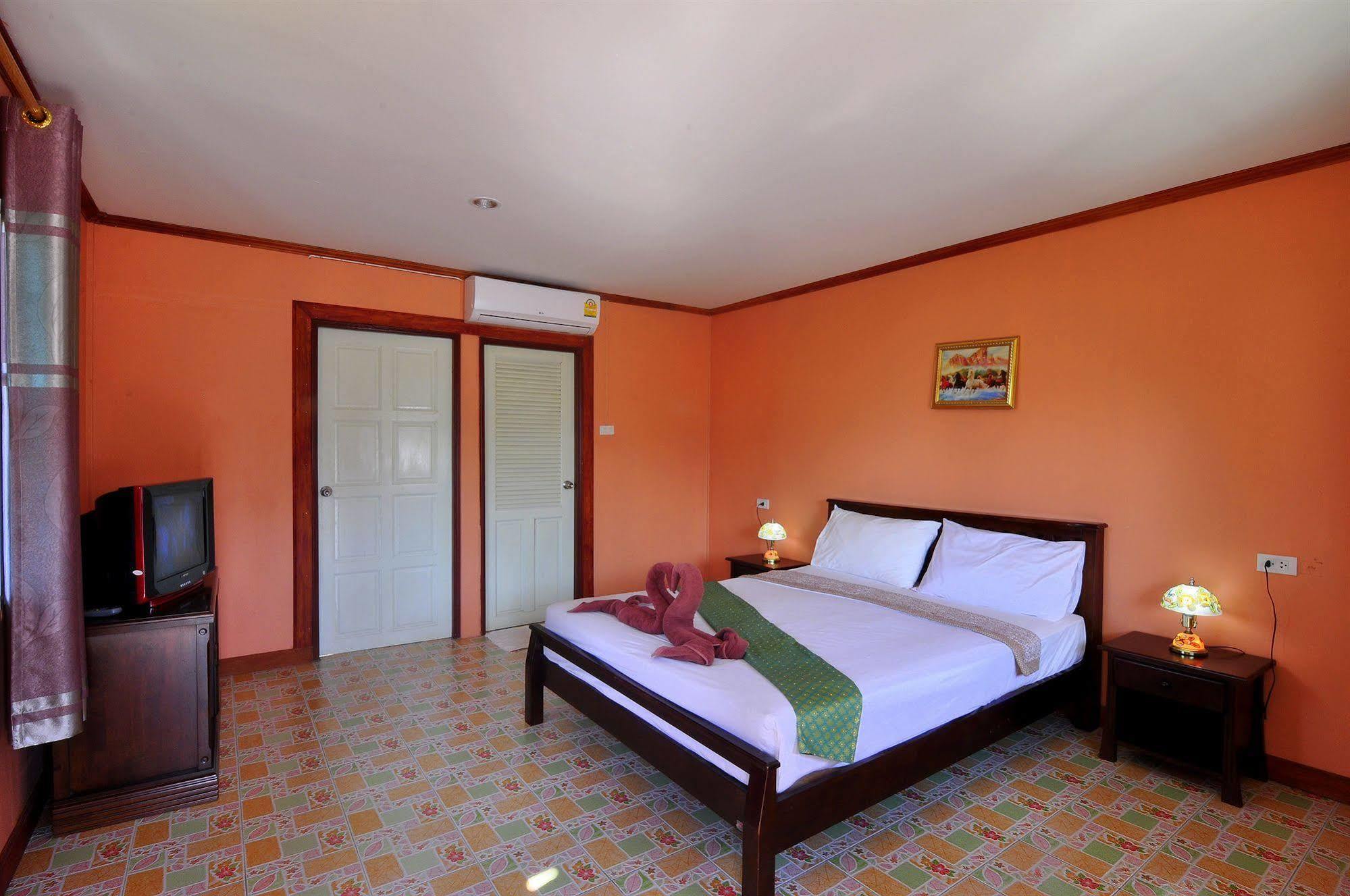 Phi Phi Sand Sea House Exterior photo